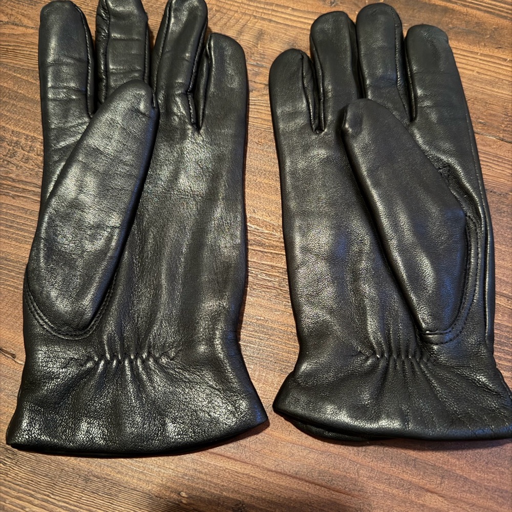 Wilsons Leather Classic Black Gloves - Picture 2 of 3